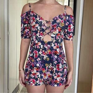 NaaNaa (LF) floral romper size XS